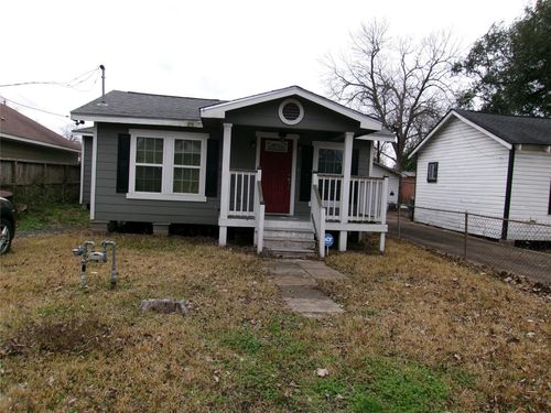 8018 Chateau St, Houston, TX, 77028-4514 | Card Image