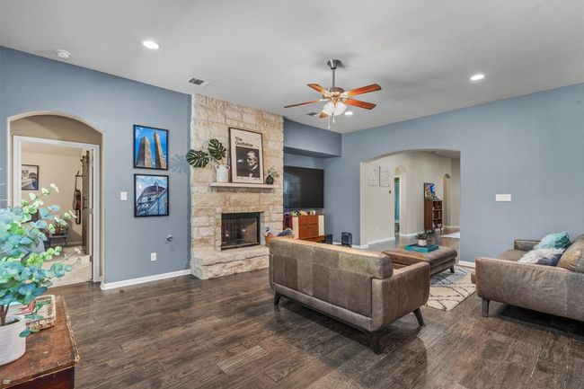 2520 Weeping Beech Ln, House other with 4 bedrooms, 3 bathrooms and 5 parking in Pflugerville TX | Image 5