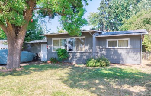 937 Kenyon St, Medford, OR, 97501-3740 | Card Image