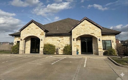 102-2324 Old Denton Rd, Carrollton, TX, 75006-1439 | Card Image