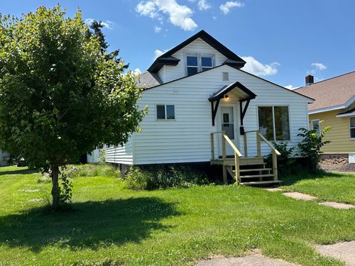 1006 Harrison St, Wakefield, MI, 49968-1214 | Card Image