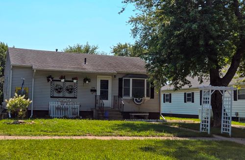 376 S Oak St, Manteno, IL, 60950-1606 | Card Image