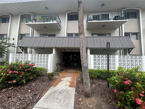 1-4611 W Fig St, Tampa, FL, 33609-1992 | Card Image