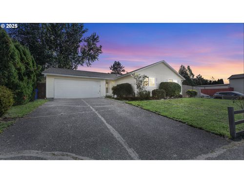 820 Ne Cochran Ave, Gresham, OR, 97030-6056 | Card Image