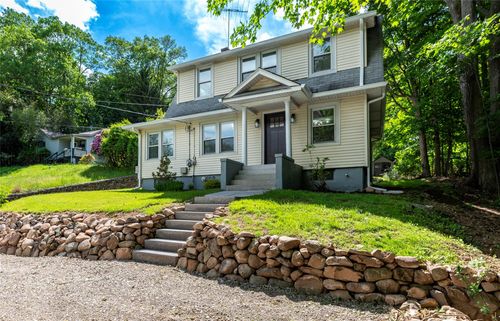 17 S Airmont Rd, Suffern, NY, 10901-6507 | Card Image