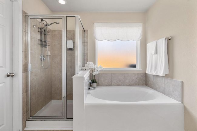 Primary bath | Image 14