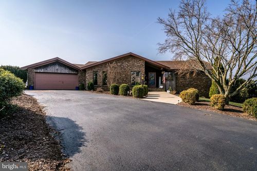 368 Broadmoor Ln, Broadway, VA, 22815-9646 | Card Image