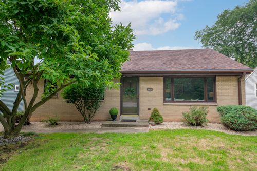 11707 W Oxford Pl, Wauwatosa, WI, 53226-3926 | Card Image