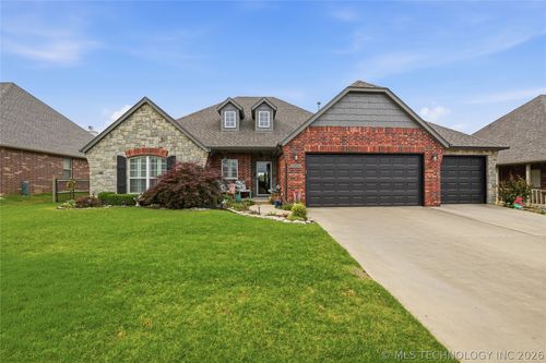 9306 E 91st St N, Owasso, OK, 74055-3036 | Card Image