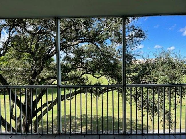 APT-408 - 2651 S Course Dr, Condo with 2 bedrooms, 2 bathrooms and null parking in Pompano Beach FL | Image 11