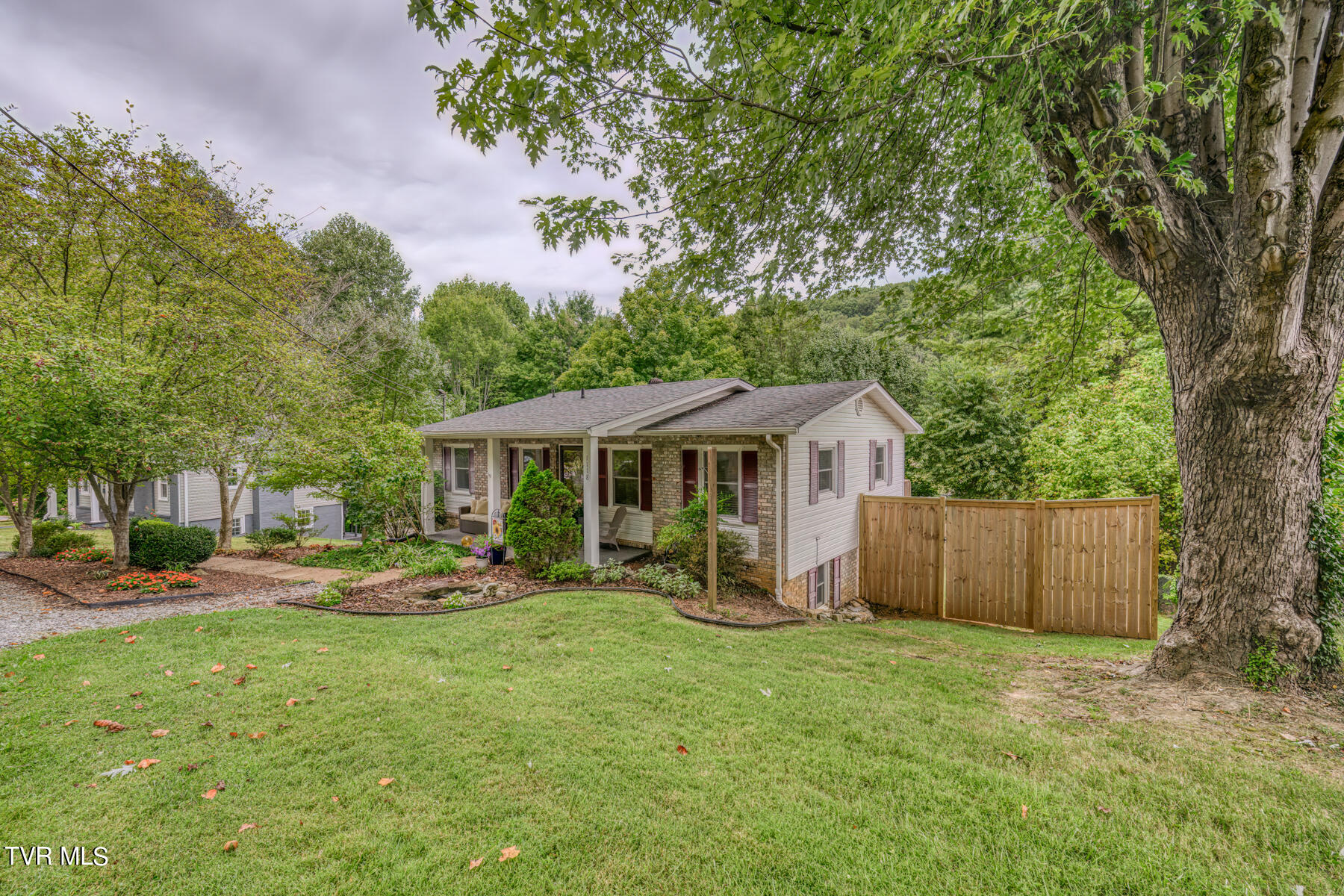 Berry Rd, Elizabethton, TN 37643