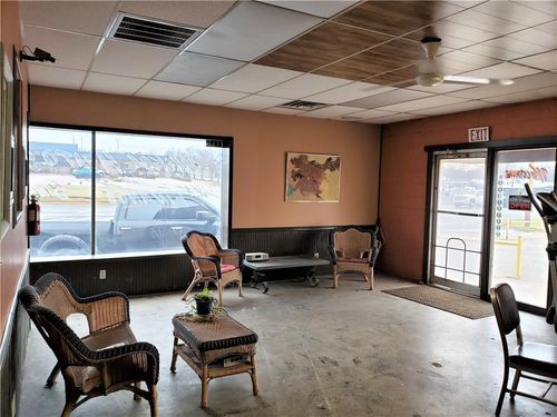 8004 Ne 23rd St, Oklahoma City, OK, 73141-1821 | Card Image