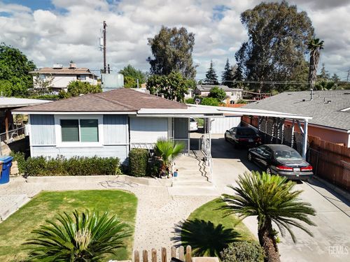 2221 Robinson St, Bakersfield, CA, 93305-2864 | Card Image