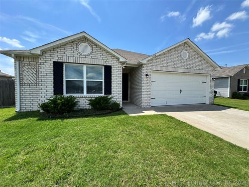 14116 N 74th East Ave, Collinsville, OK, 74021-4866 | Card Image