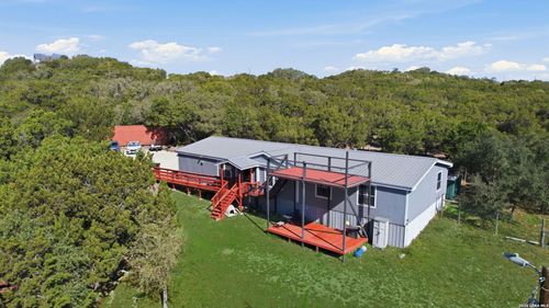 197 Lake View Dr, Lakehills, TX, 78063-7249 | Card Image