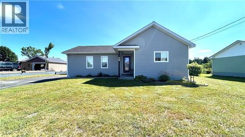 29 St-Simon Rd, Caraquet, NB, E1W1B3 | Card Image