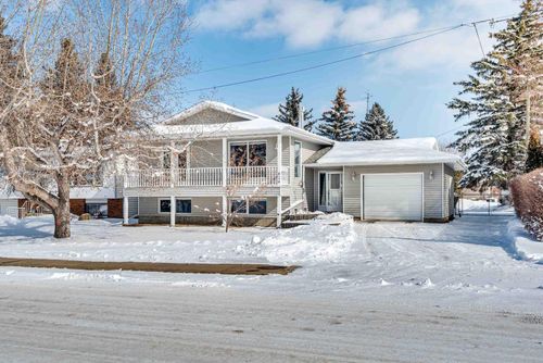 824 6 Ave Ne, Three Hills, AB, T0M2A0 | Card Image