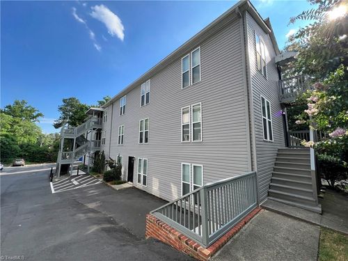 apt-9-1426 Glade St, Winston-Salem, NC, 27101-2652 | Card Image