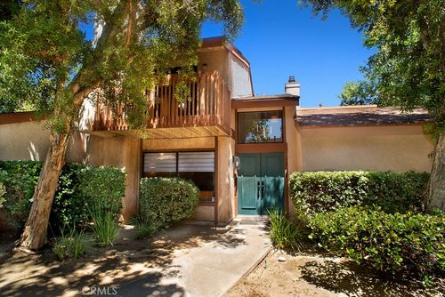 52-8524 De Soto Ave, Canoga Park, CA, 91304-2999 | Card Image
