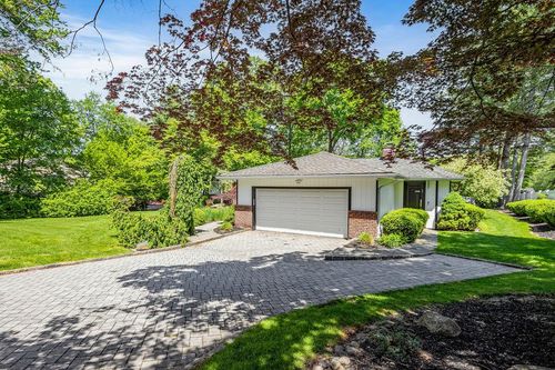8 Beaumont Dr, New City, NY, 10956-4427 | Card Image