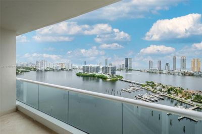 2204 - 7000 Island Blvd, Condo with 3 bedrooms, 3 bathrooms and null parking in Aventura FL | Image 1