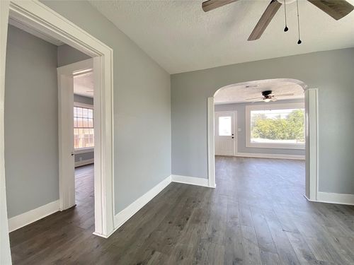 2371 Broadway St, San Leon, TX, 77539-9766 | Card Image