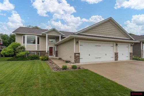 156 Foxfire Drive, Mankato, MN, 56001 | Card Image