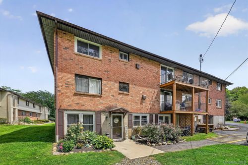 10e-1006 Parr Meadow Dr, Newburgh, NY, 12550-1176 | Card Image