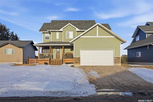 207 5th Avenue, Aberdeen, SK, S0K0A0 | Card Image