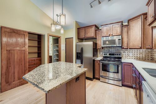 apt-318-3850 Plymouth Blvd, Plymouth, MN, 55446-3297 | Card Image