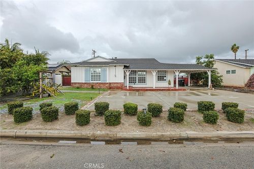 10111 Roselee Dr, Garden Grove, CA, 92840-1827 | Card Image