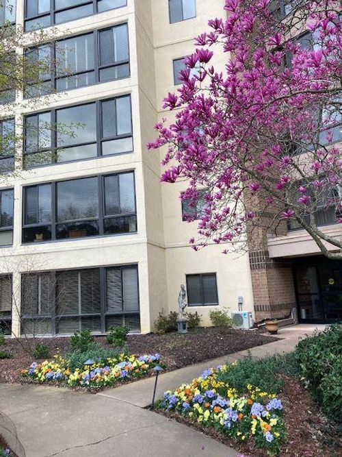 301-1800 Clairmont Lk, Decatur, GA, 30033-4037 | Card Image