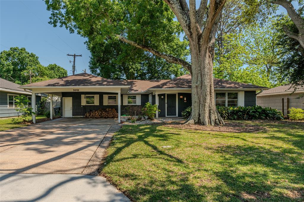 Woodlawn Dr, Groves, TX 77619