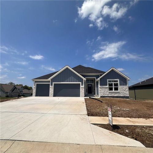 2318 Larkspur Ln, Kearney, MO, 64060-7362 | Card Image