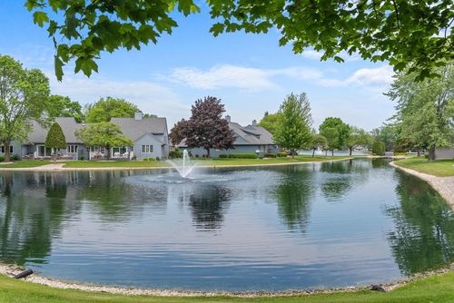 10109 N Gettysburg Court, Mequon, WI, 53092 | Card Image