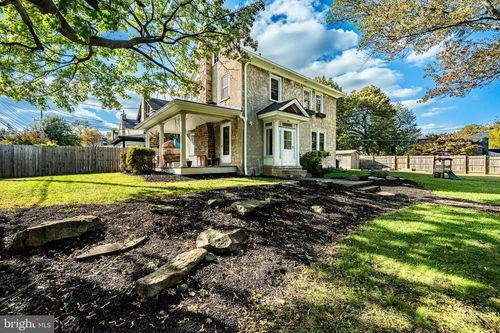 915 W Chester Pike, WEST CHESTER, PA, 19382-4861 | Card Image