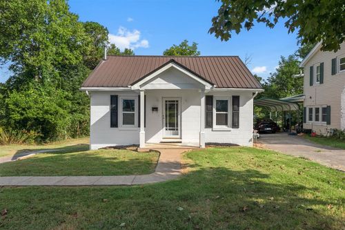 310 Woodlawn Ave, Horse Cave, KY, 42749-1151 | Card Image