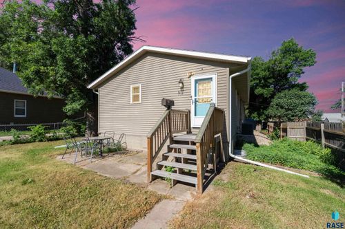 911 N Van Eps Ave, Sioux Falls, SD, 57103-0634 | Card Image
