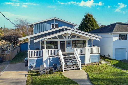 361 Arnold Ave, Victoria, BC, V8S3L6 | Card Image
