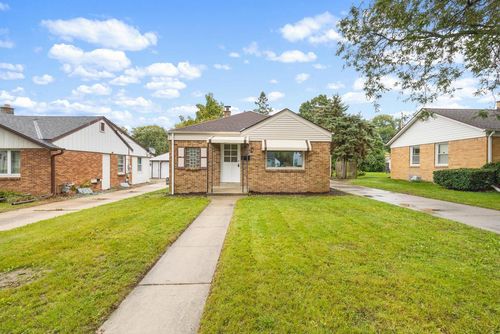2736 S 52nd Place, Milwaukee, WI, 53219 | Card Image