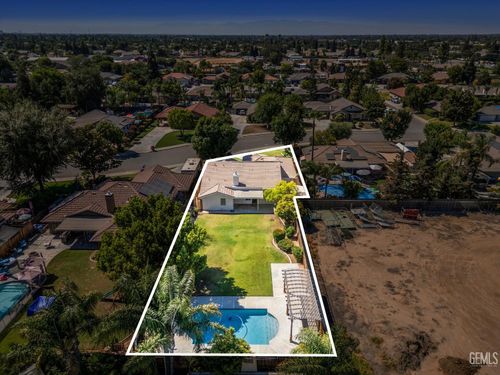 9426 Oak Hills Ave, Bakersfield, CA, 93312-5039 | Card Image