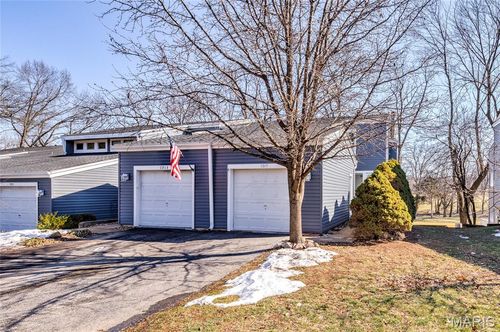 1015 Fairways Dr, Lake St Louis, MO, 63367-2402 | Card Image