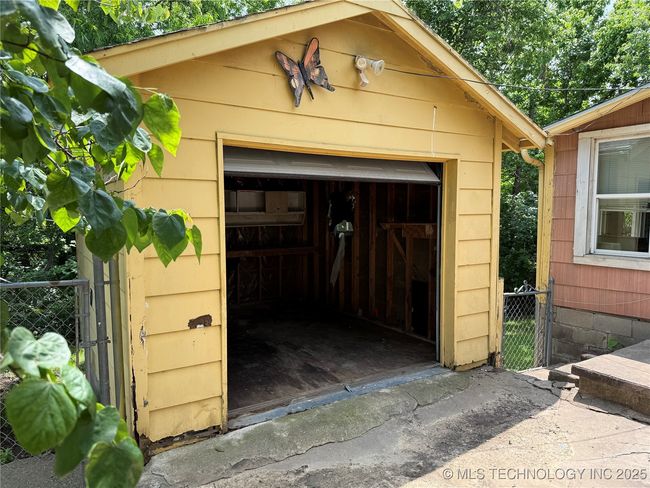 201 E Main St, House other with 2 bedrooms, 1 bathrooms and null parking in Henryetta OK | Image 8
