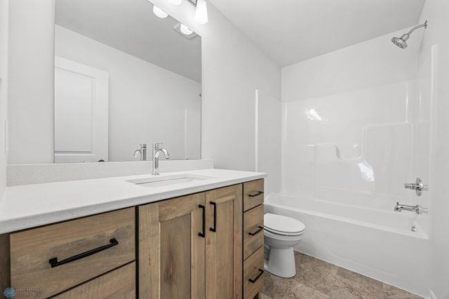 Photos of Previous Model | Image 37