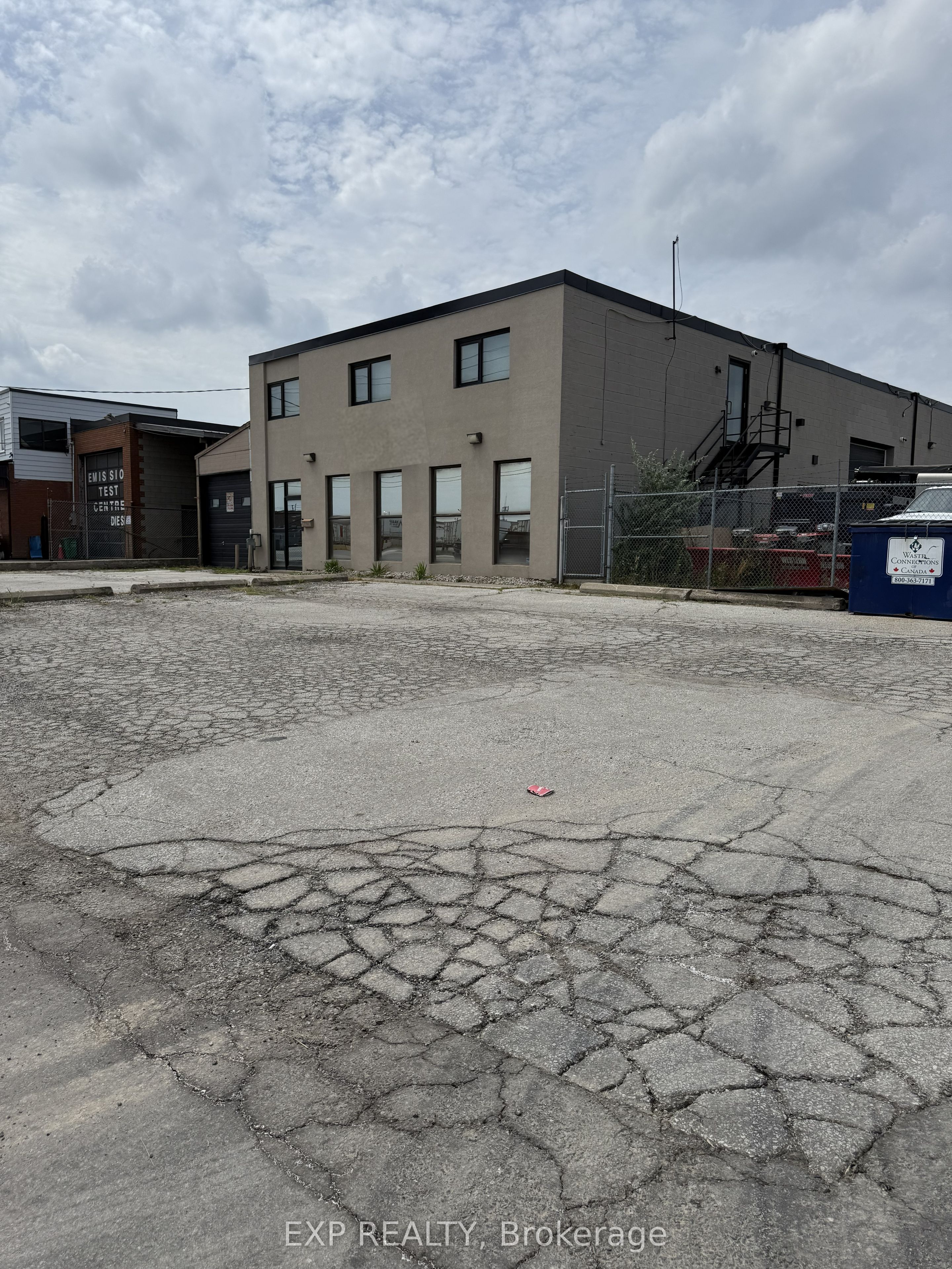 Commercial Sale in Mississauga 2