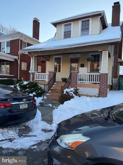 704 S Pershing Ave, York, PA, 17401-2247 | Card Image