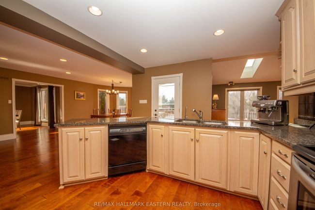 1740 Waddell Ave, House other with 4 bedrooms, 5 bathrooms and 4 parking in Peterborough ON | Image 6
