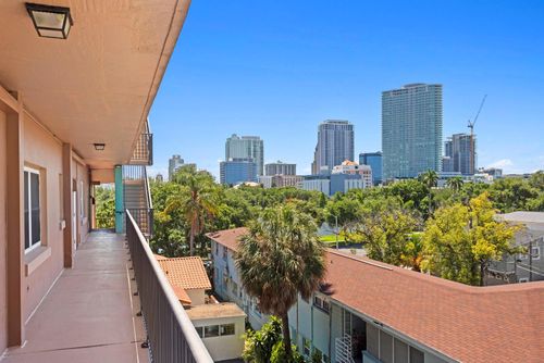 3c-750 Burlington Ave N, St Petersburg, FL, 33701-3127 | Card Image