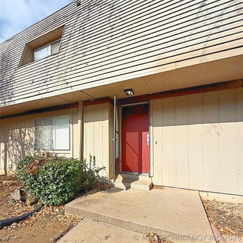 17b3-2210 E 66th Pl, Tulsa, OK, 74136-1153 | Card Image