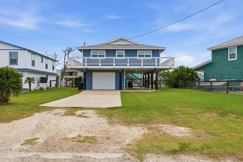 3 Scallop Dr, Rockport, TX, 78382-9640 | Card Image